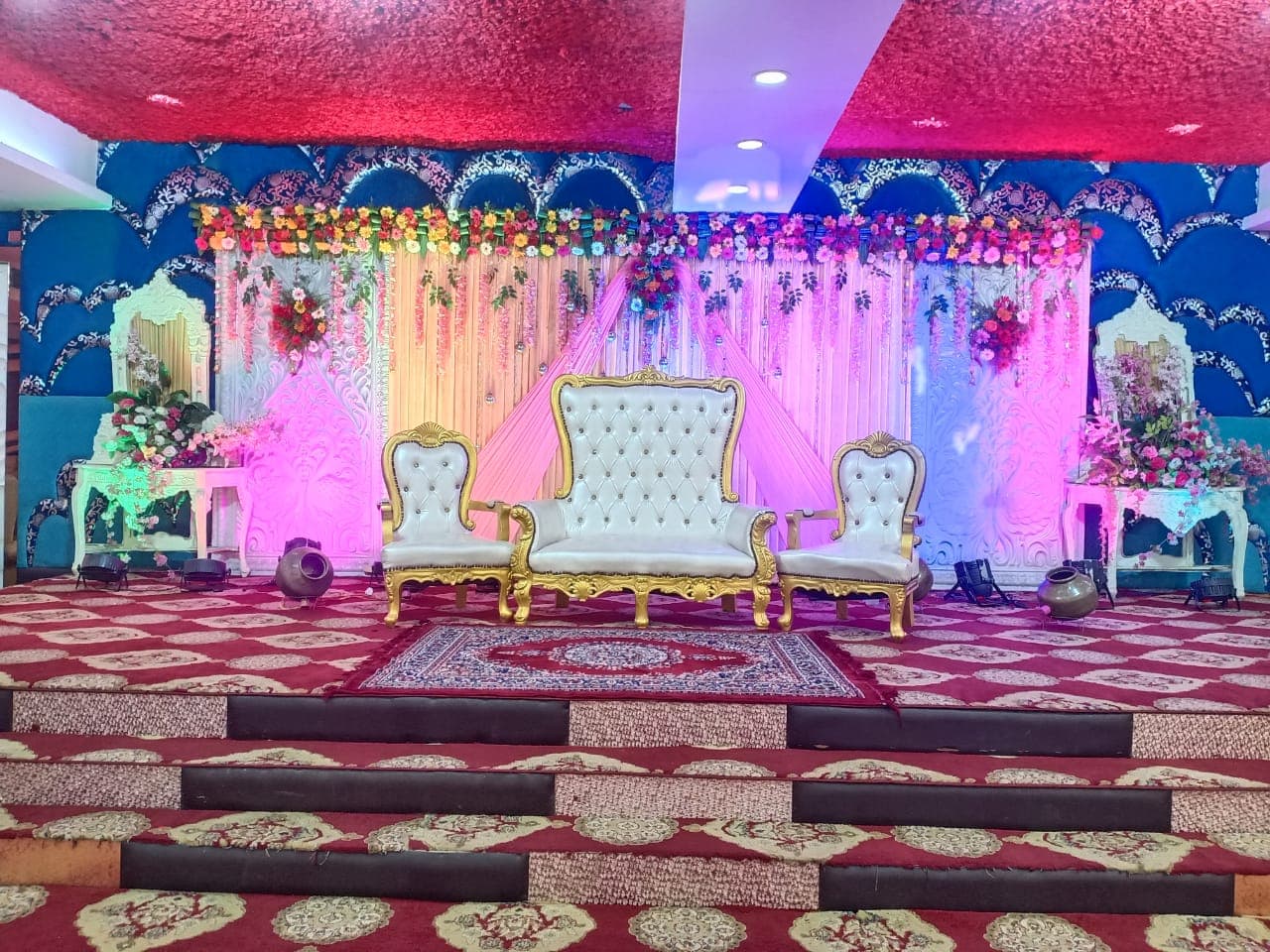 Banquet stage lighting and decor