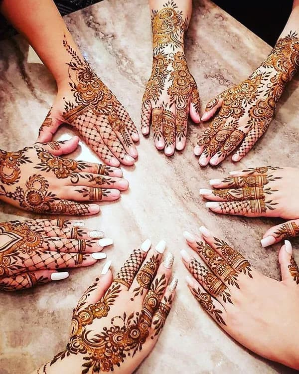 Mehndi Artist Team